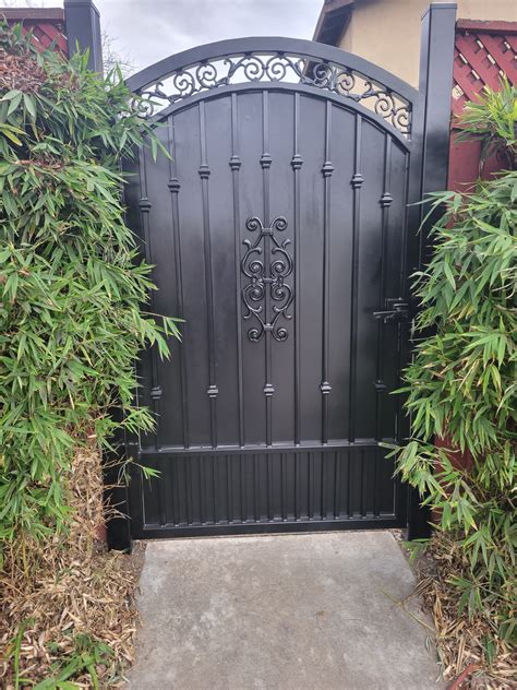 Gate Repair & Installation Service 24/7 .
